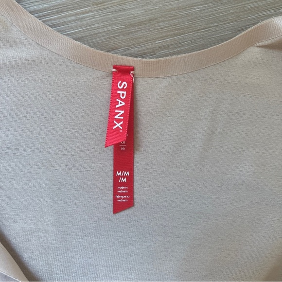 SPANX spanxshape invisible Tank size M shape wear compression top shirt - Picture 8 of 8